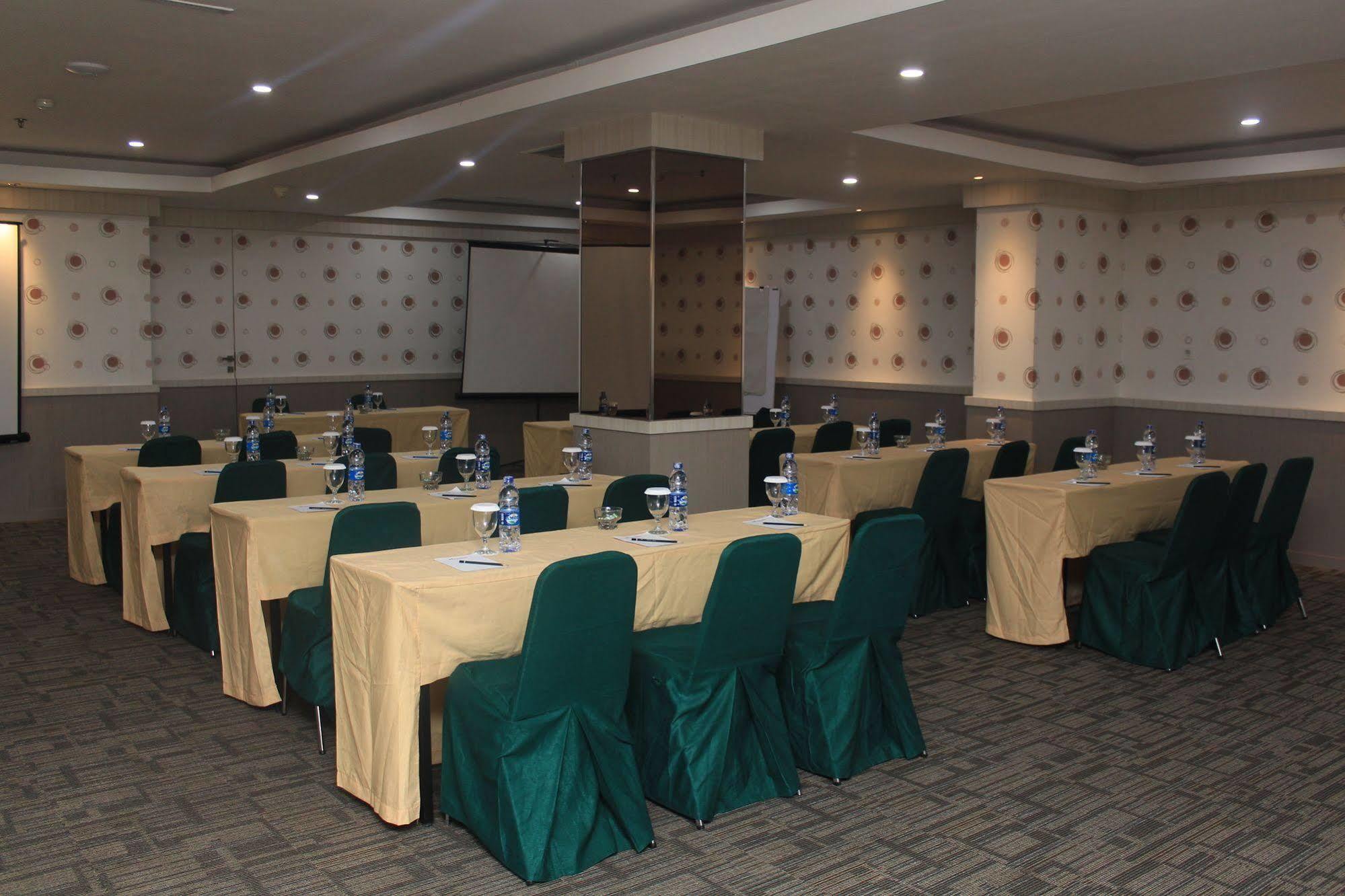 Swiss-Belinn Medan Kültér fotó